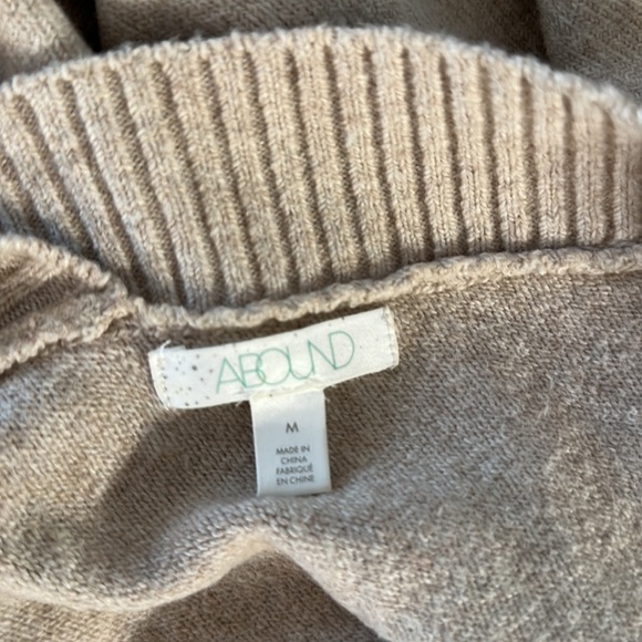 ABOUND SWEATER - Picture 3 of 3